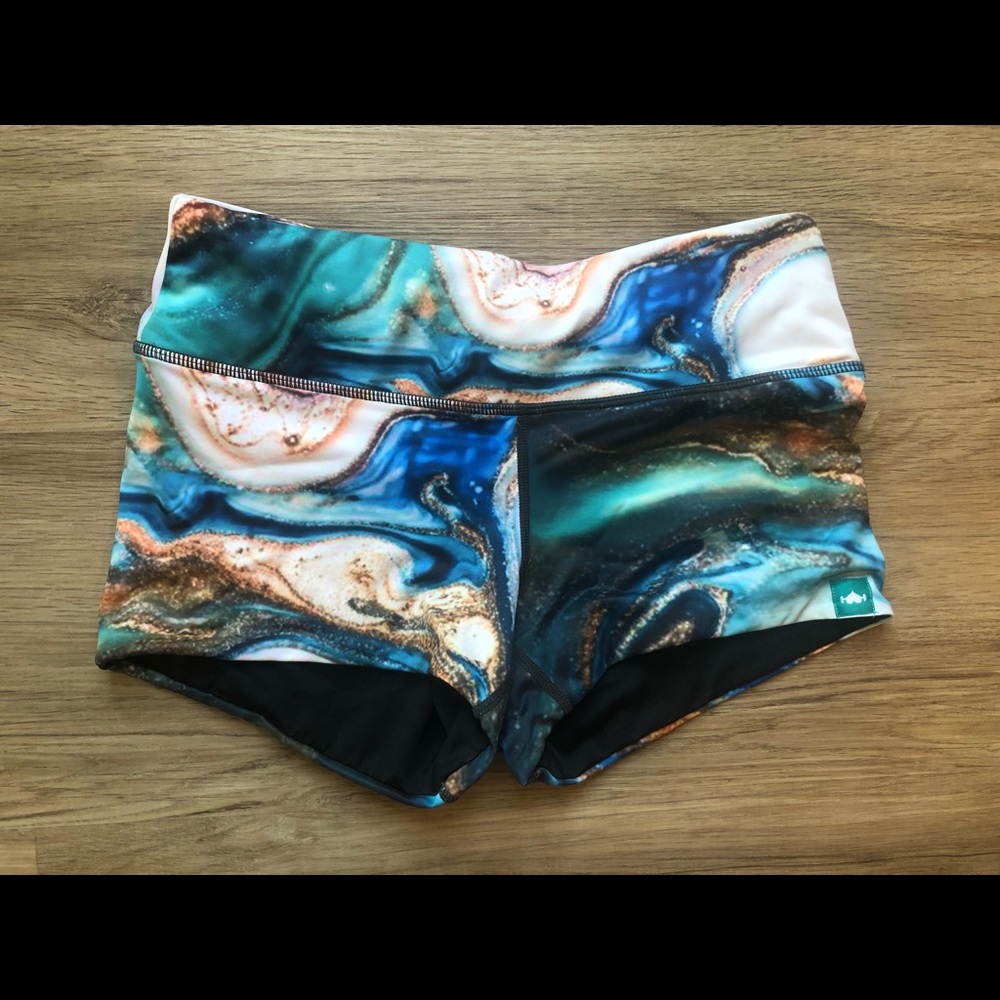 Wod Bottom workout booty shorts
